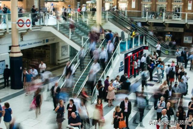 英国或成为西欧最贫穷国家之一？英镑强势反弹！房价明年或下降8%