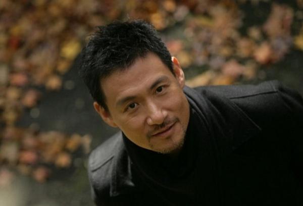 华语乐坛近30年来有哪些歌手可以称得上天王天后?