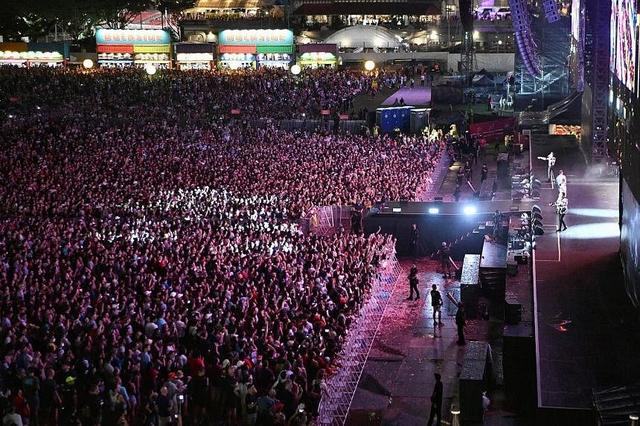 新加坡大奖赛停赛 2 年后达到创纪录的 302,000 人