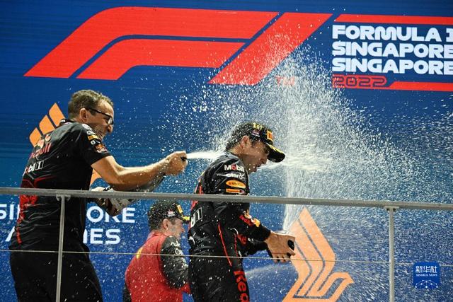 F1新加坡大奖赛：佩雷斯夺冠