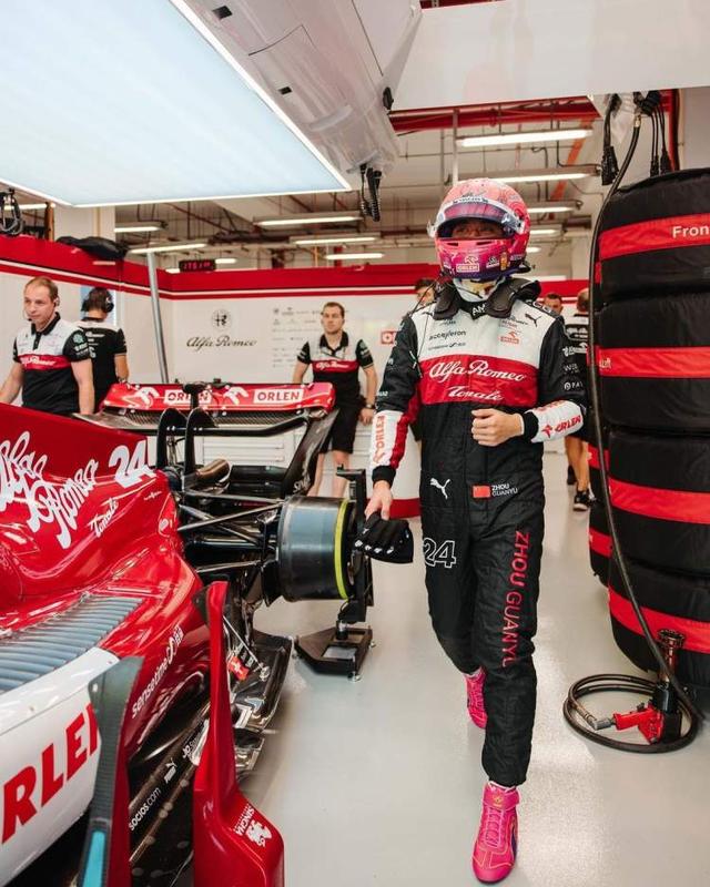 F1新加坡站排位赛，周冠宇稳稳进Q2，冒险换软胎冲击Q3未果