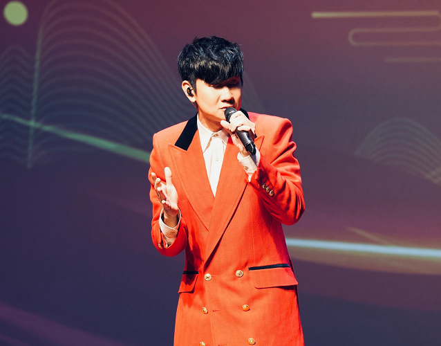 林俊杰现身中国大使馆，献唱歌曲祝国庆快乐，有加入中国籍的想法