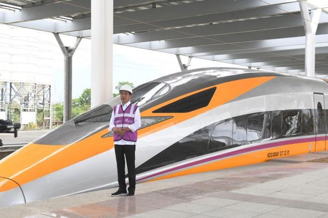 印尼总统视察雅万高铁施工现场：这将成为东南亚首条高铁