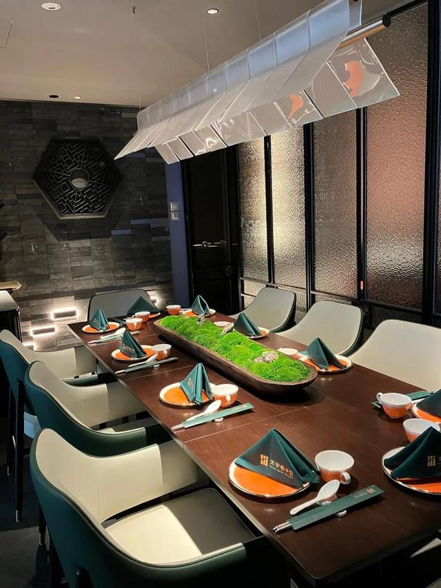新加坡CBD这家新餐厅，想要成为“川菜的天花板”