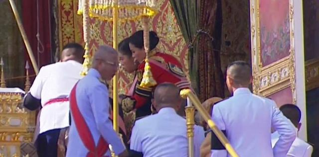 泰国王室相片：诗琳通公主笑容可掬，苏提达王后真是漂亮