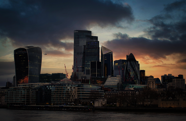 伦敦金融城地位跌落，英国经济凛冬已至