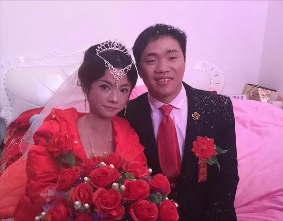四川90后残疾女孩，5岁被生父抛弃，23岁创业后买房买车，凭啥？