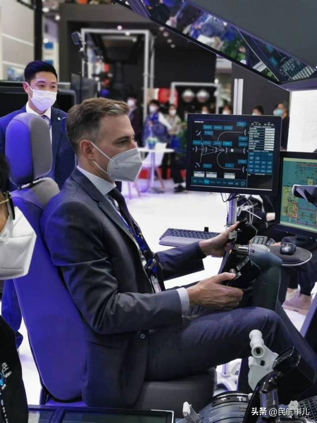 优翼航空飞行训练器在珠海航展获新加坡订单