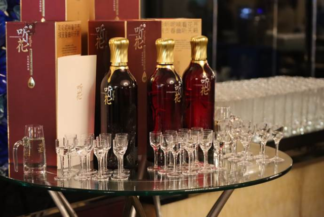 青海春天：听花酒闪耀新加坡2022商业与慈善国际论坛