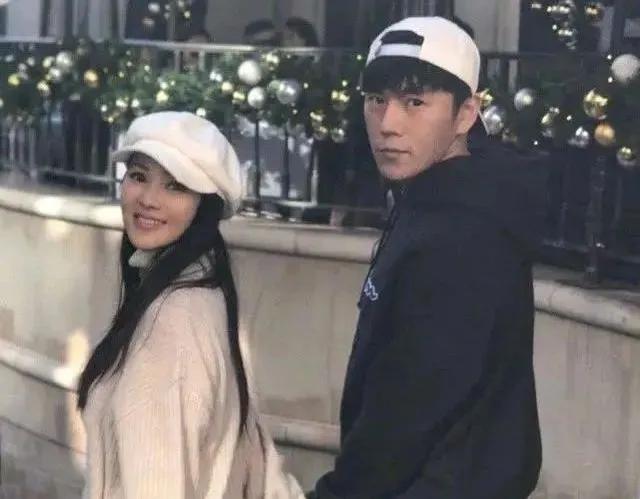 3天赚900万？与富豪合影被扒对方是骗子，伊能静在美国创业惹争议