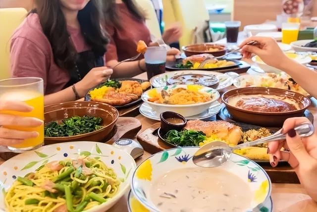 日本人开的西餐厅赚翻了，年收入超70亿元，在中国开出449家门店