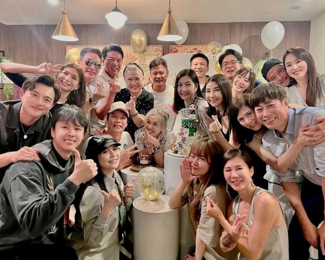 新加坡一哥李南星58岁生日，50位艺人为他庆祝，多位熟面孔现身