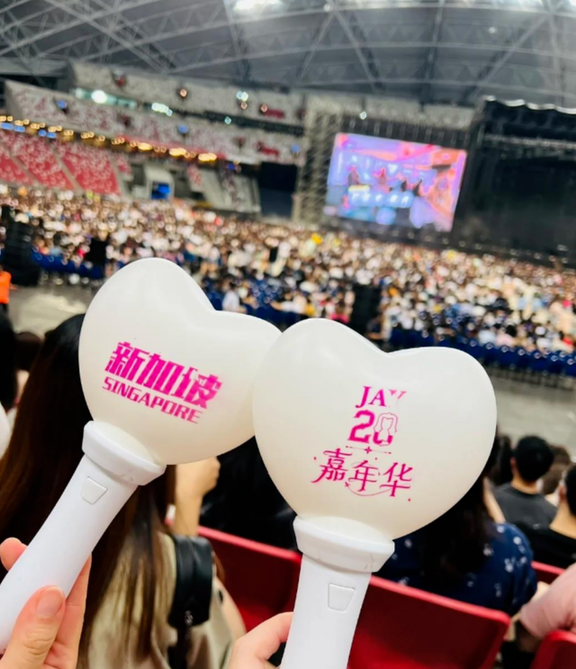 被骂了！周杰伦“新加坡演唱会”被疯狂吐槽：划水，口碑扑街？