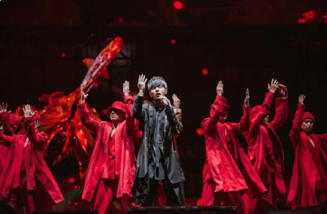 迟到、敷衍、大型划水现场，疫情后周杰伦新加坡演唱会被骂上热搜