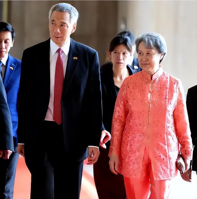 新加坡第一夫人，暗讽美国，挽救新加坡经济，曾打脸台湾