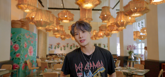 V世界｜关于和王嘉尔同游新加坡的几点猜想