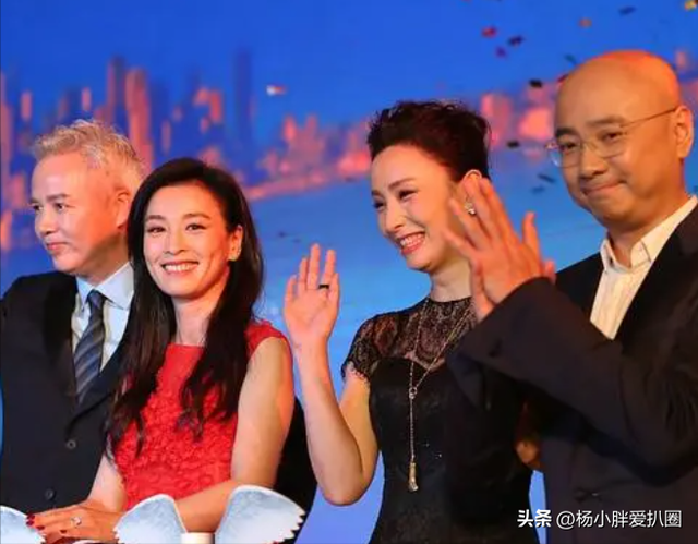 张庭日本旅游被偶遇！林瑞阳头发稀疏显老，二人用英语交流心情好