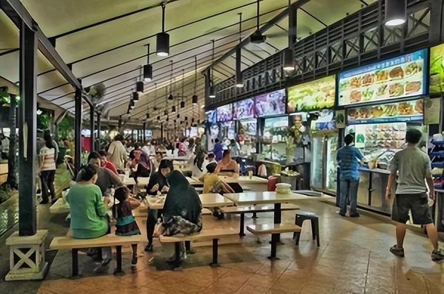 新加坡国民食堂在“套路”上越走越深，餐盘上的猫腻惹争议