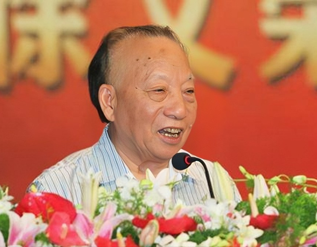 靠挑粪赚第一桶金，筹资300亿复建圆明园，为何却招来一片骂声