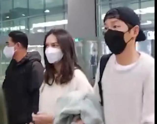 37岁宋仲基官宣恋情，女友是英国圈外人