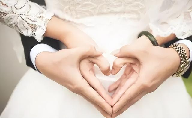 宁坐牢不给中国前妻赡养费！新加坡男子被嘲“低配汪小菲”