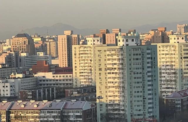 多地探索阳性居家，会在居民楼里引发传播吗？我们怎样保护自己？
