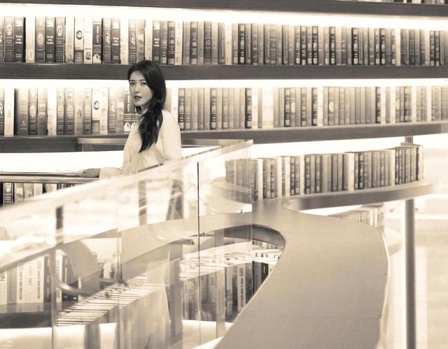 同学把孩子送去新加坡留学了