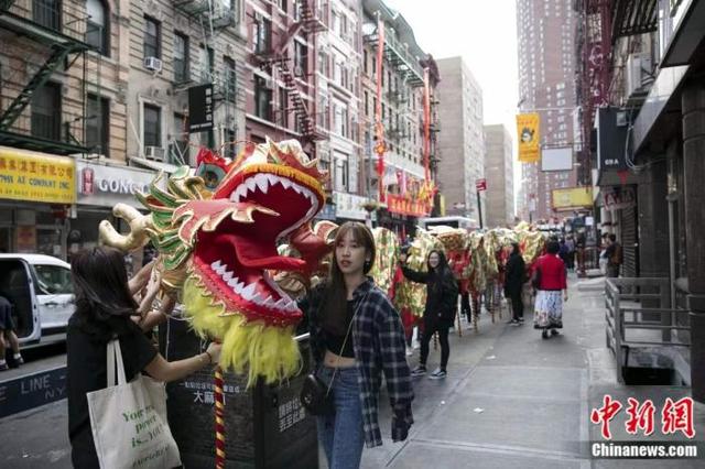 东西问丨伍国：美国华裔二代如何与中文亲密接触？