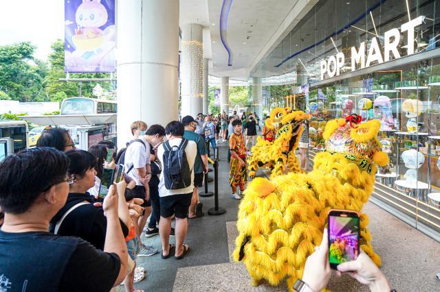 中国潮玩风靡新加坡 泡泡玛特已在狮城落地8家店