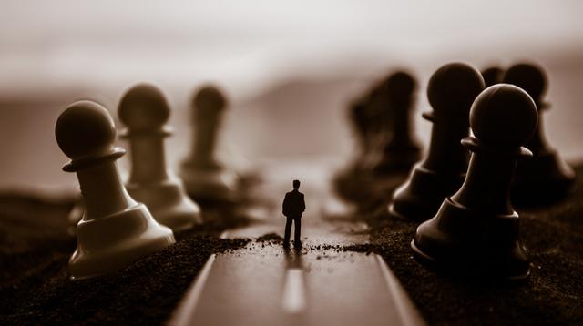 在美国加州被绊倒的中国地产商：富力联席董事长张力被捕，保释金达1.29亿