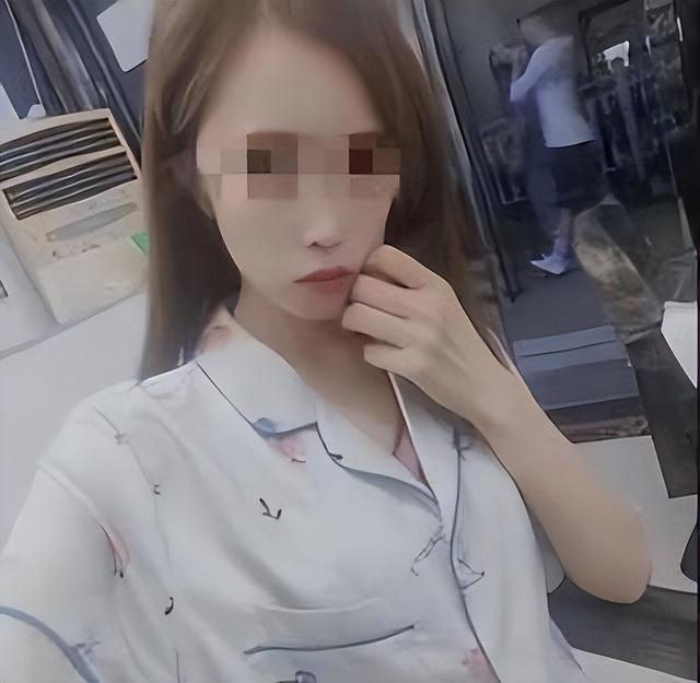 这么简单？新加坡抠脚大汉装“野鸡”网上钓鱼，赚了！赚了