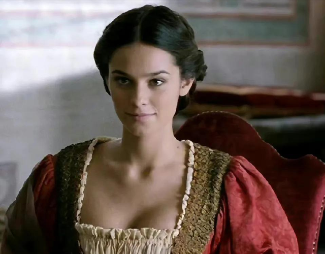 宋仲基的英国演员女友，比宋仲基成名还早，多张经典私图曝光