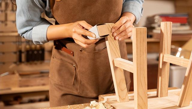 去新加坡学一门手艺吧，家私木工学徒怎么样？