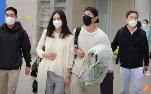 宋仲基被爆当爸了，女友是英国演员！经纪公司回应藏玄机