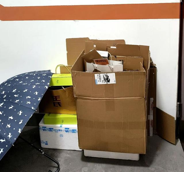 楼道里的迷惑行为，让美国朋友非常焦虑。