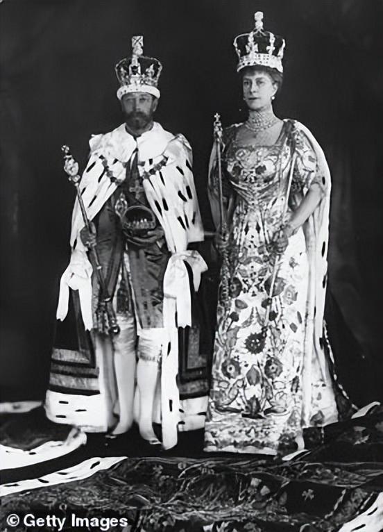 英国将举行国王加冕仪式，哈里梅根夫妇不获出席
