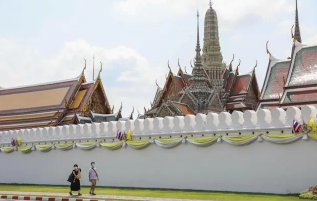 首批赴泰国的中国游客感想：热情依旧，旅游业尚未完全恢复