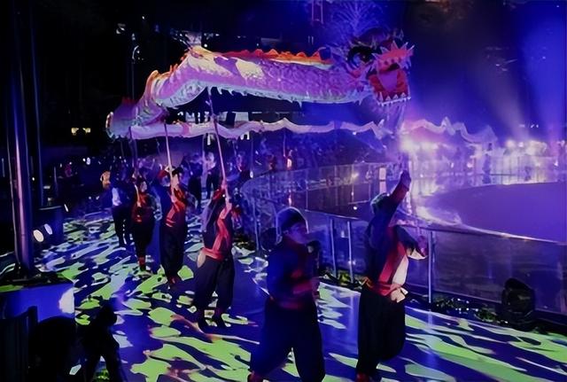 这位新加坡靠舞蹈交友、爽心的奶奶火啦！73岁登上艺大游行！