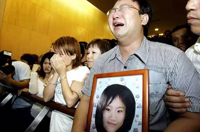 震惊新加坡的8岁女童失踪案，21天后凶手被捕，大批民众却为其请愿