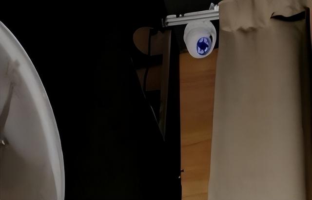 按摩惊魂！新加坡女子在按摩中心宽衣惊见电眼！