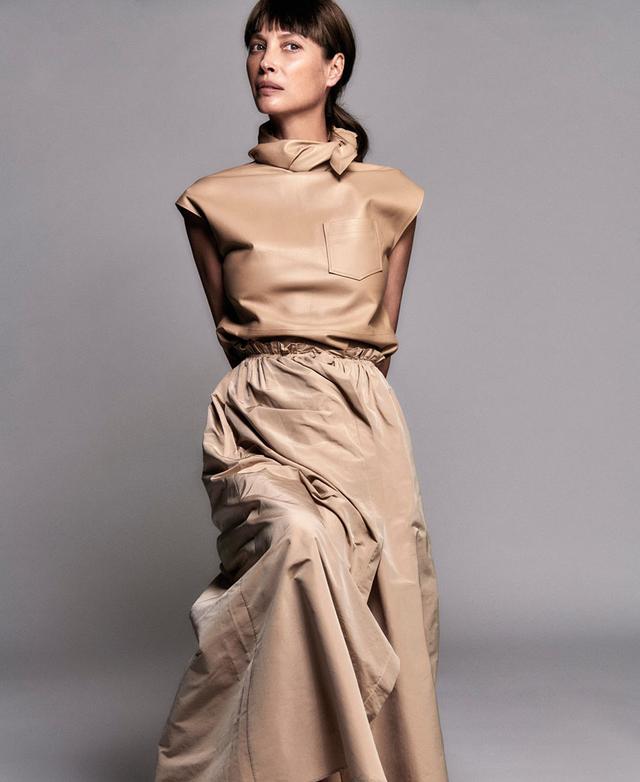 美国超模克里斯蒂·特林顿 ( Christy Turlington ) 拍摄的时尚杂志