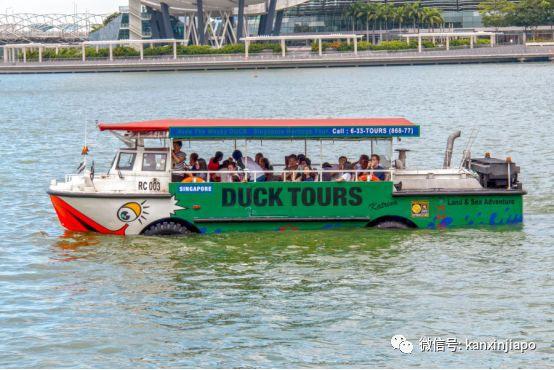 能走又能游！新加坡著名鸭子船，原身竟是二战战舰
