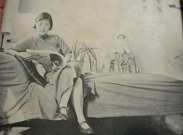 她是公认的才女，却婚内出轨英国诗人，与徐志摩也暧昧数月