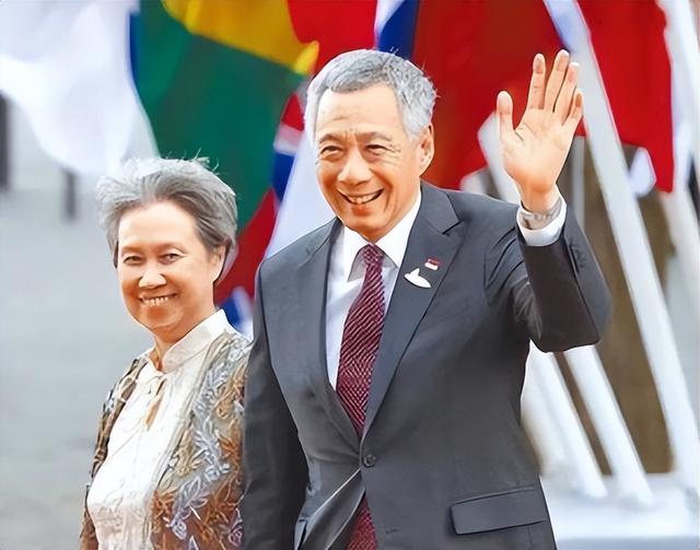 新加坡总理夫人居然也是“阳康”，去年十月已经率先“阳过”