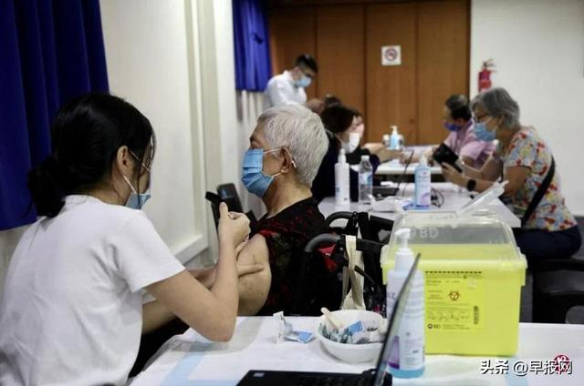 新加坡研究：80岁以上老人打两剂mRNA追加剂 保护力远超只打一剂