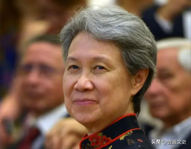 新加坡第一夫人何晶：在中国投资上千亿，为何公开嘲讽美国和台湾