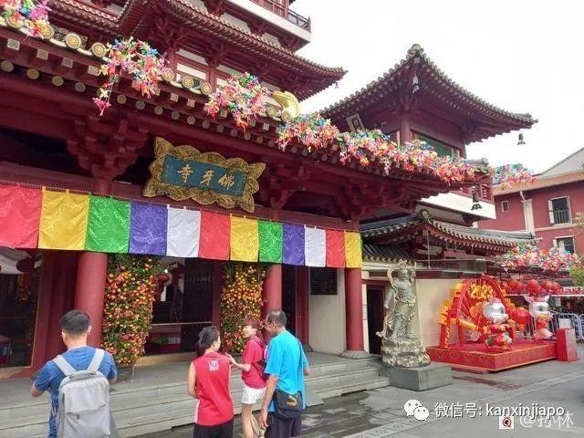 开在新加坡“死人巷”旁的佛牙寺，如今已香客云集