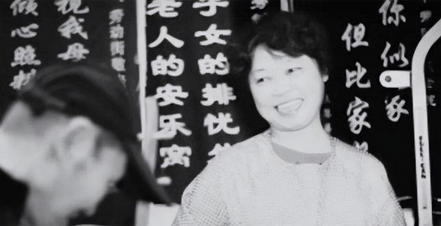 “偷渡皇后”郑翠萍，被美国判了35年，死后100多辆豪车为其送行