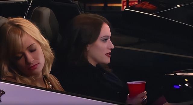 新加坡光头哥好心拉醉女回家，半路脑门被抓出三道血印