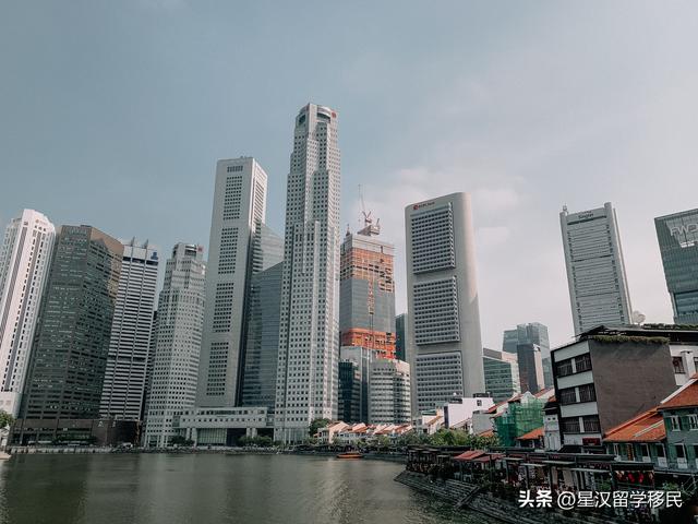 新加坡移民这么难吗？一个亿才能拿绿卡？